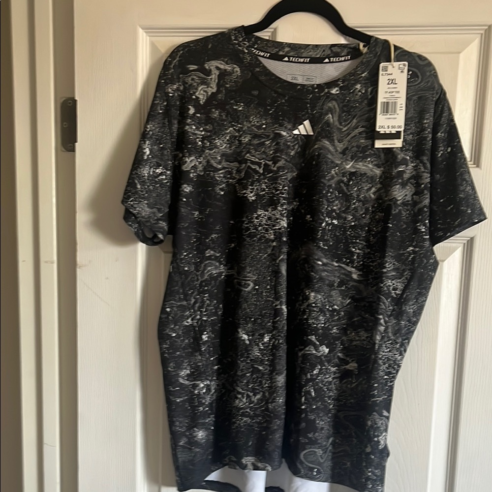 Adidas Black and White Short Sleeve Tee Modern Design